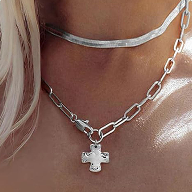 Fashionable necklace accessory